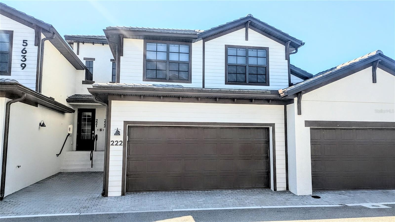 5639 N HONORE AVE #222