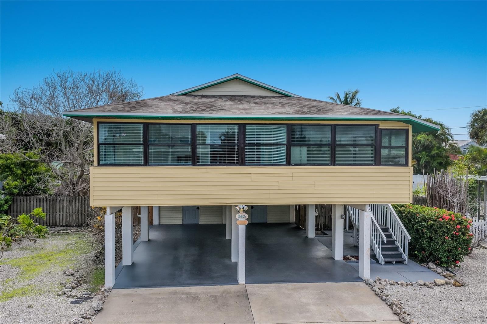 313 MAGNOLIA AVE