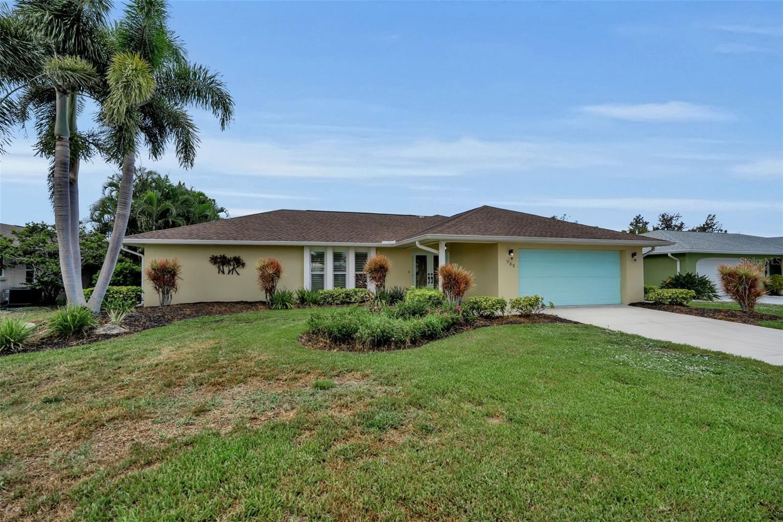 732 S GONDOLA DR