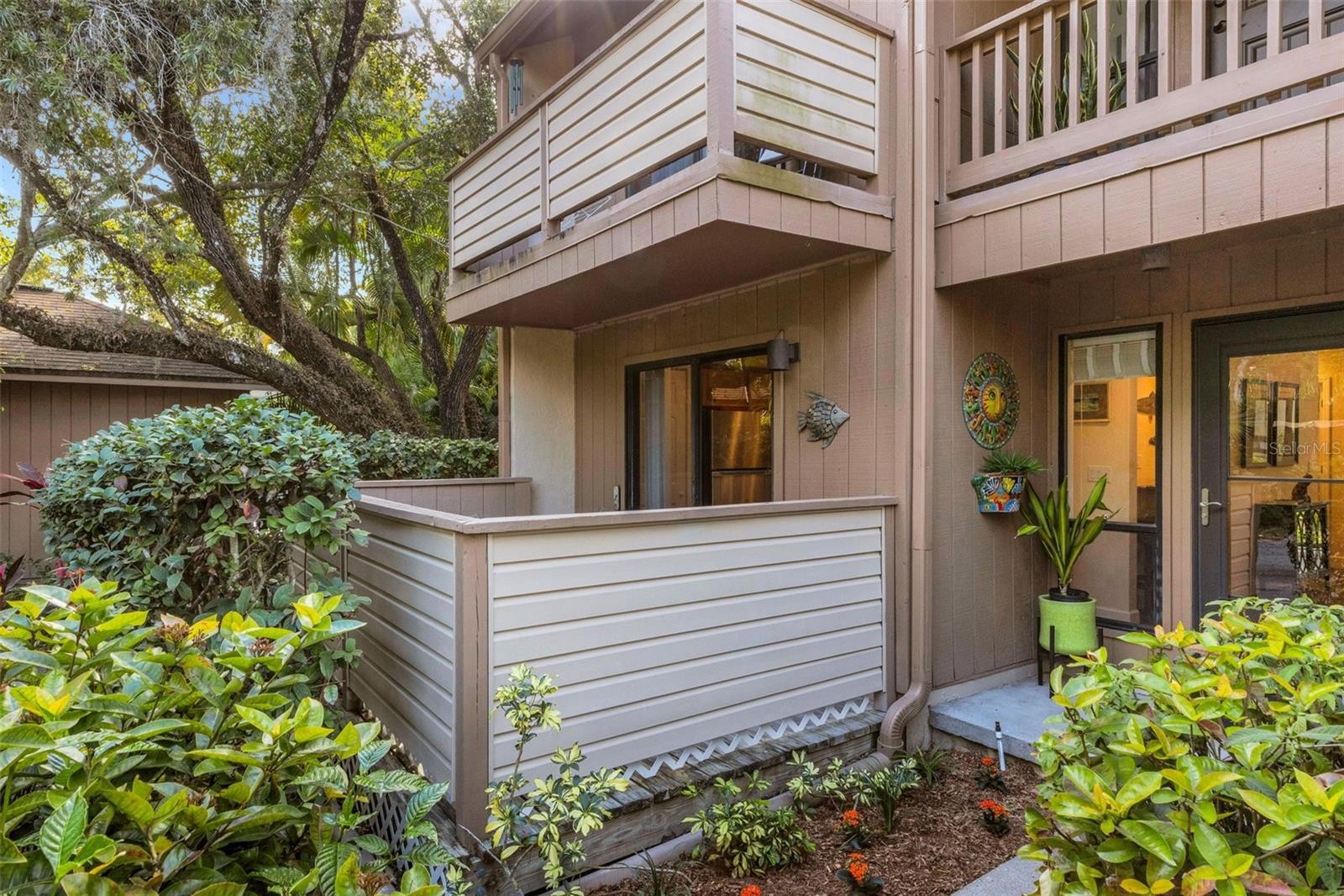 1657 BROOKHOUSE CIR #150