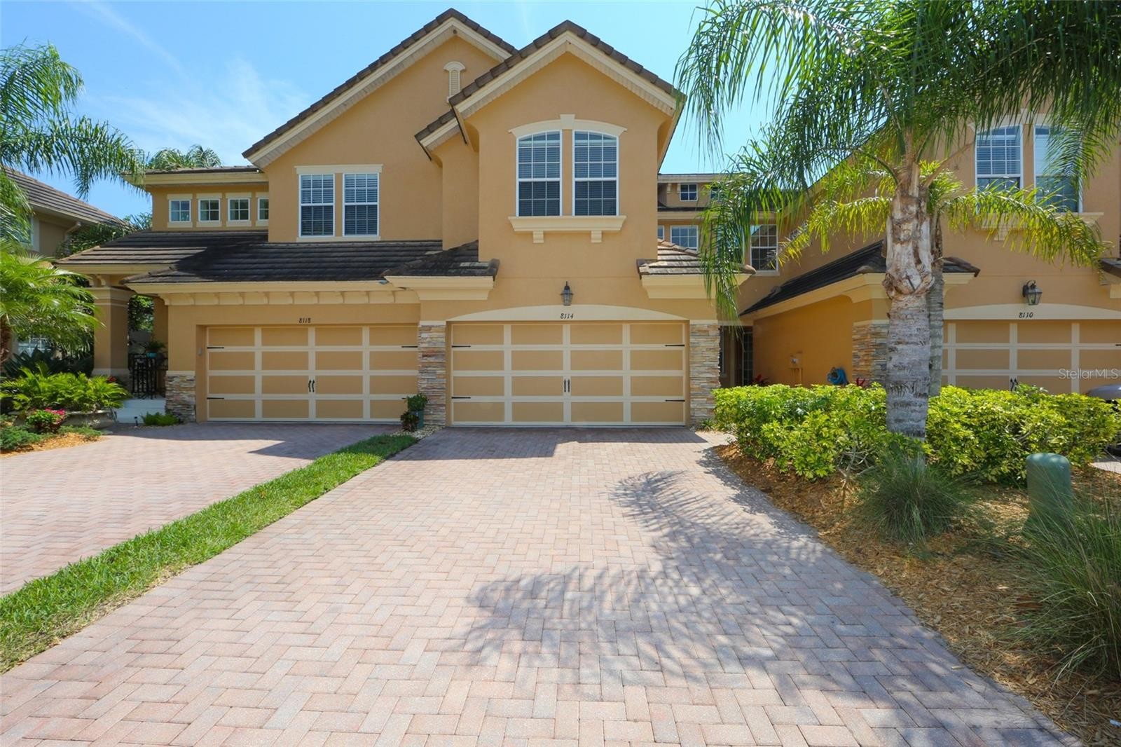 8114 VILLA GRANDE CT