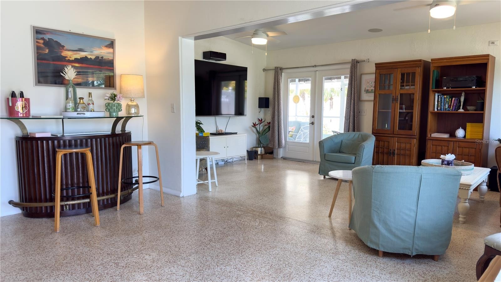 2215 ALVARADO LN