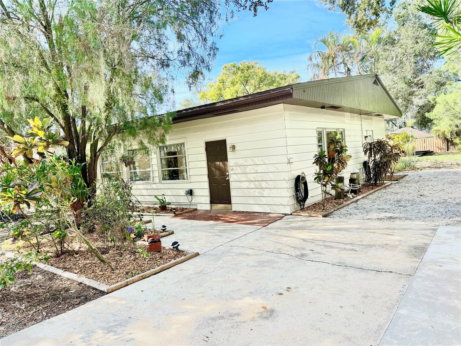 4306 GLORY PL