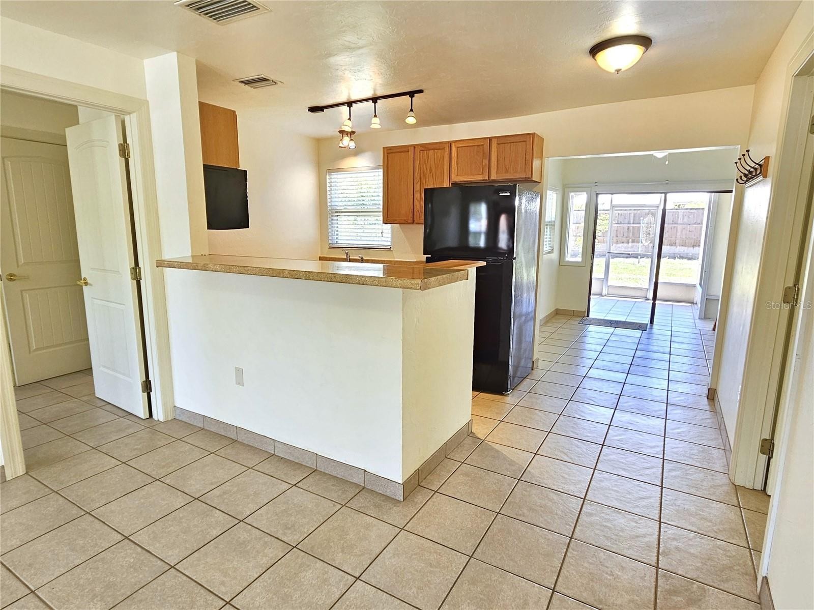 323 PALMETTO RD W