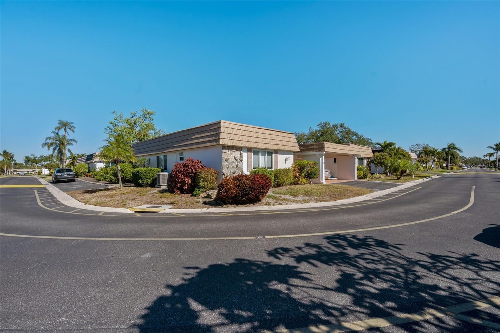 2305 RIVERBLUFF PKWY #V256