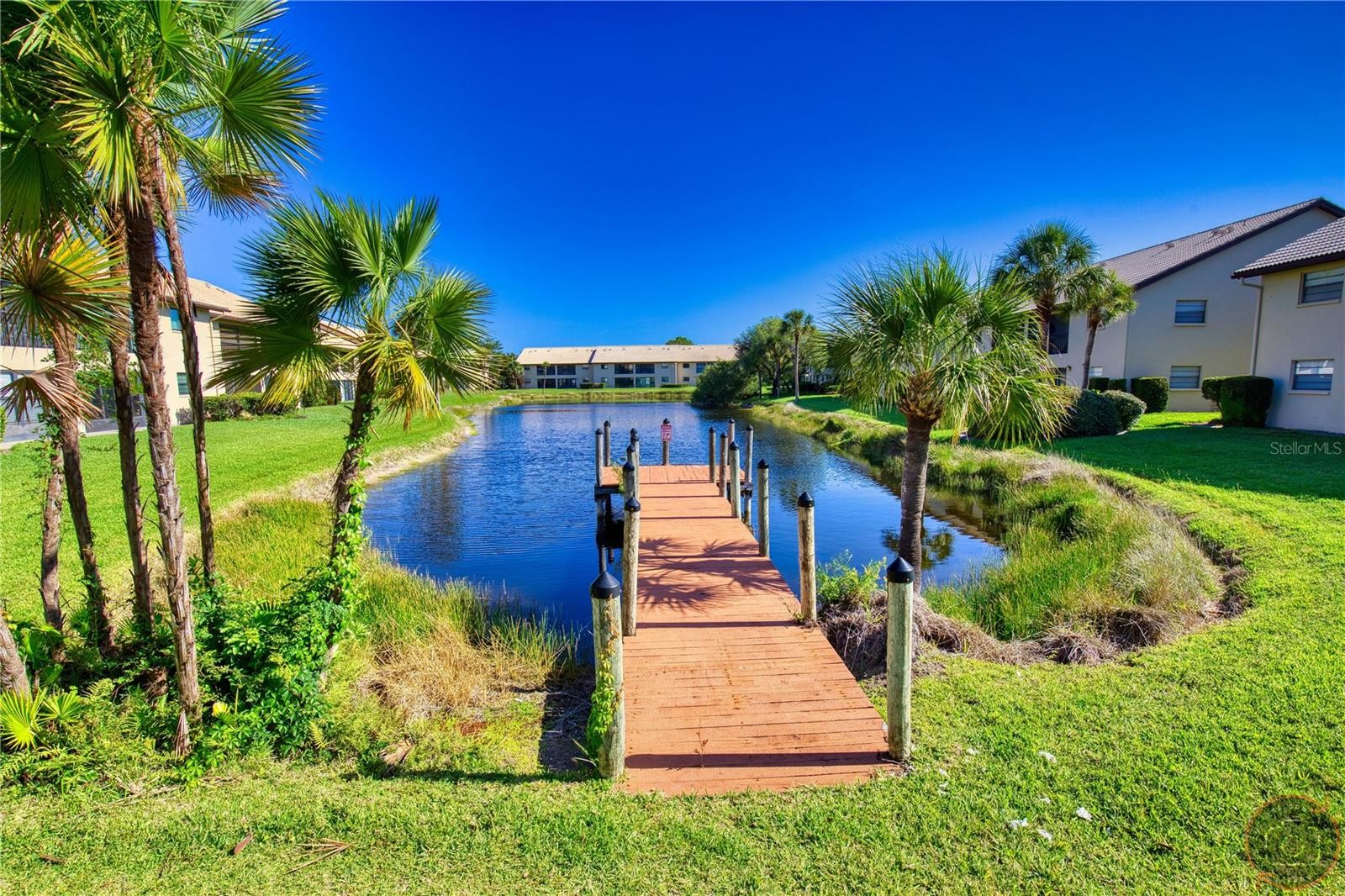 340 THREE LAKES LN #F