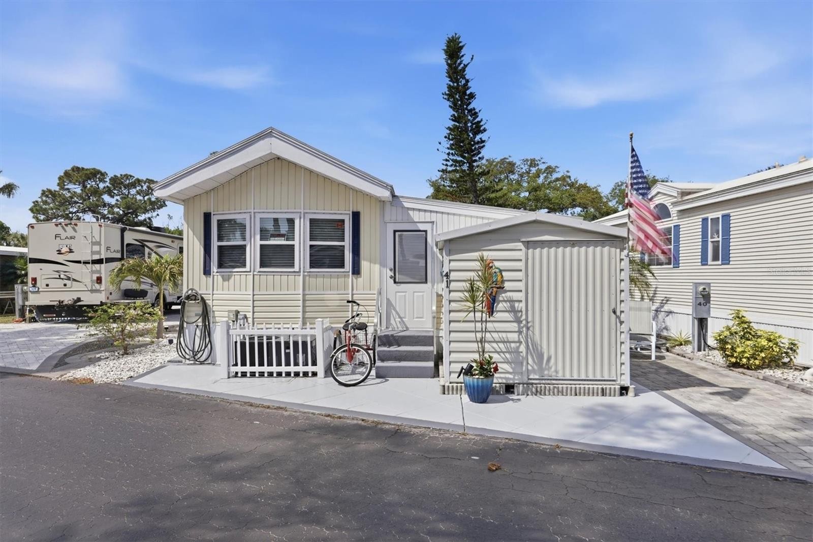 1674 UNIVERSITY PKWY #41