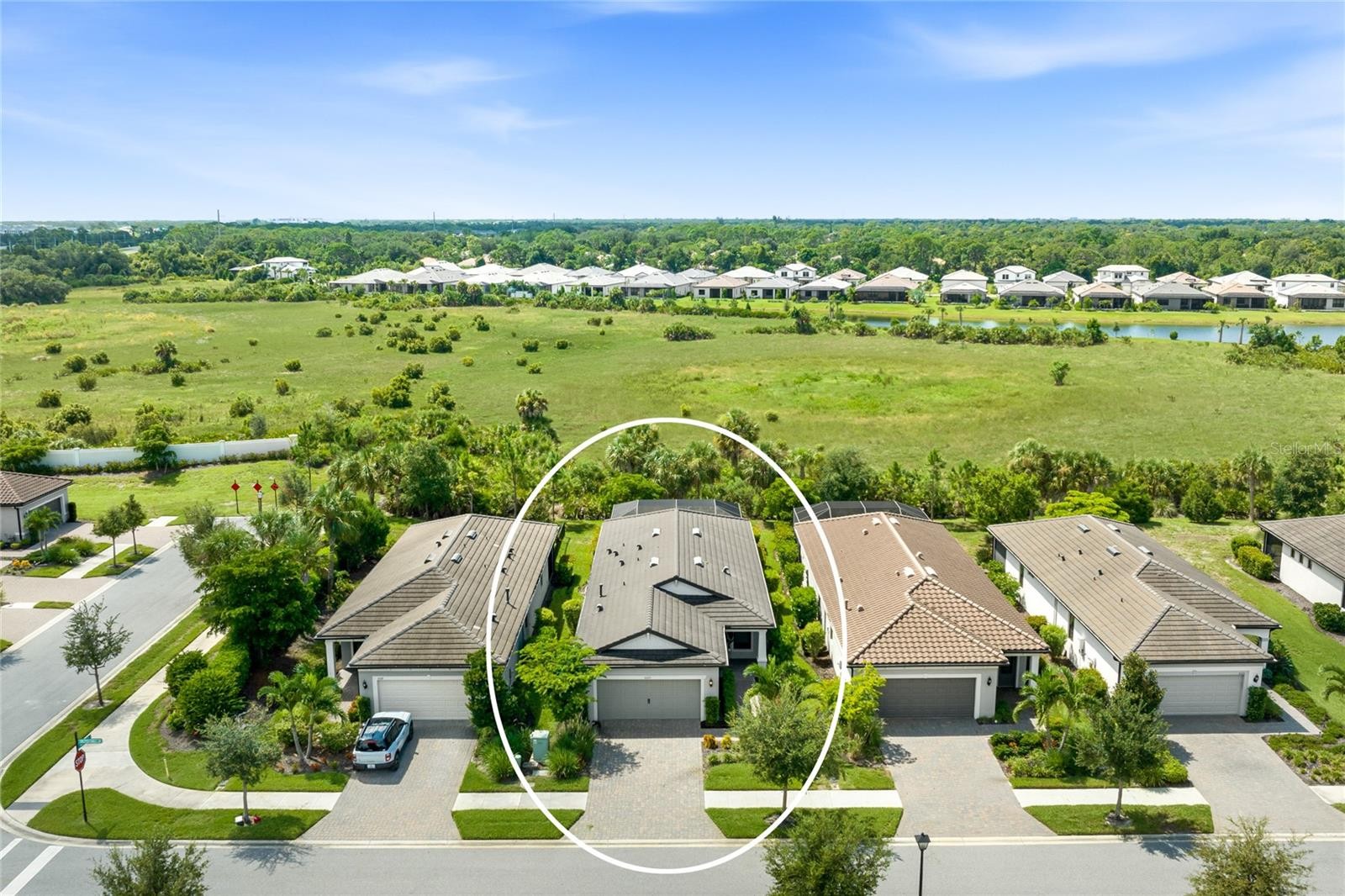 6323 CRESTED EAGLE LN