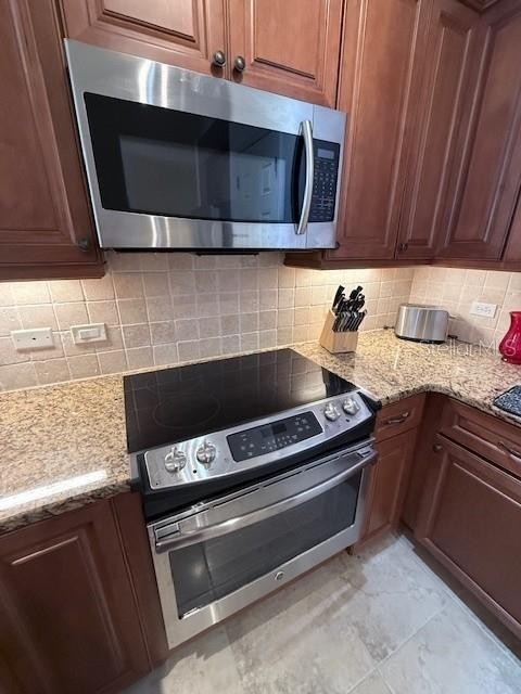 7710 LAKE VISTA CT #302