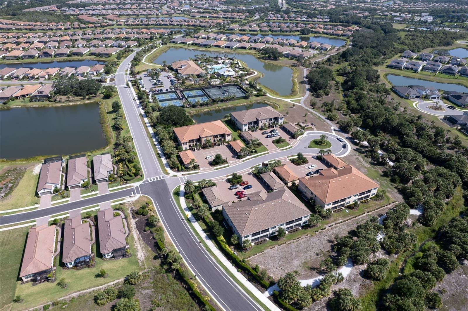 5425 CICERONE ST #102