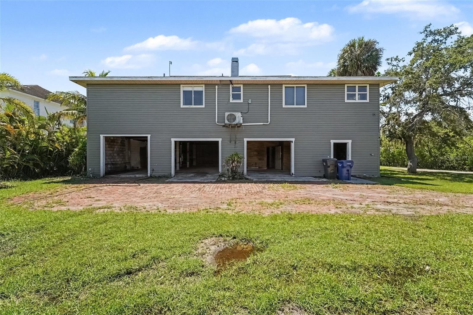 1740 BAYSHORE DR