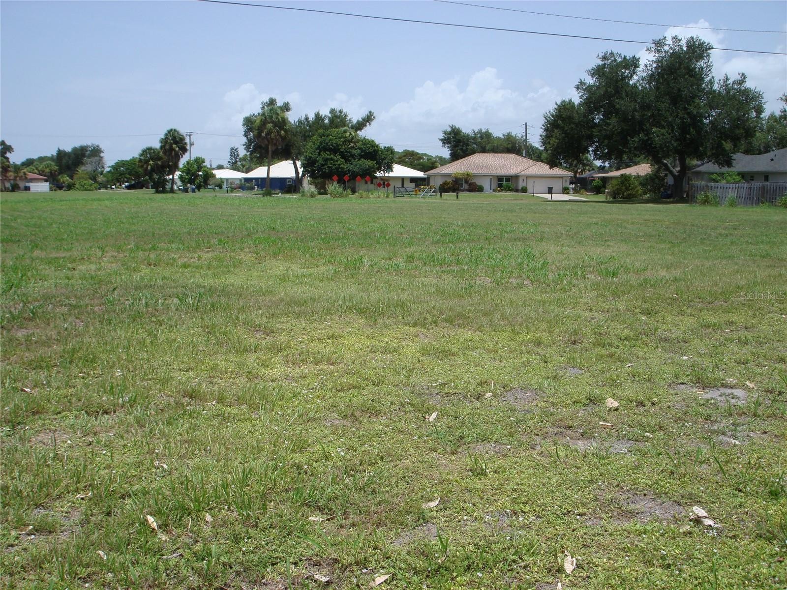 2301 S TAMIAMI TRL