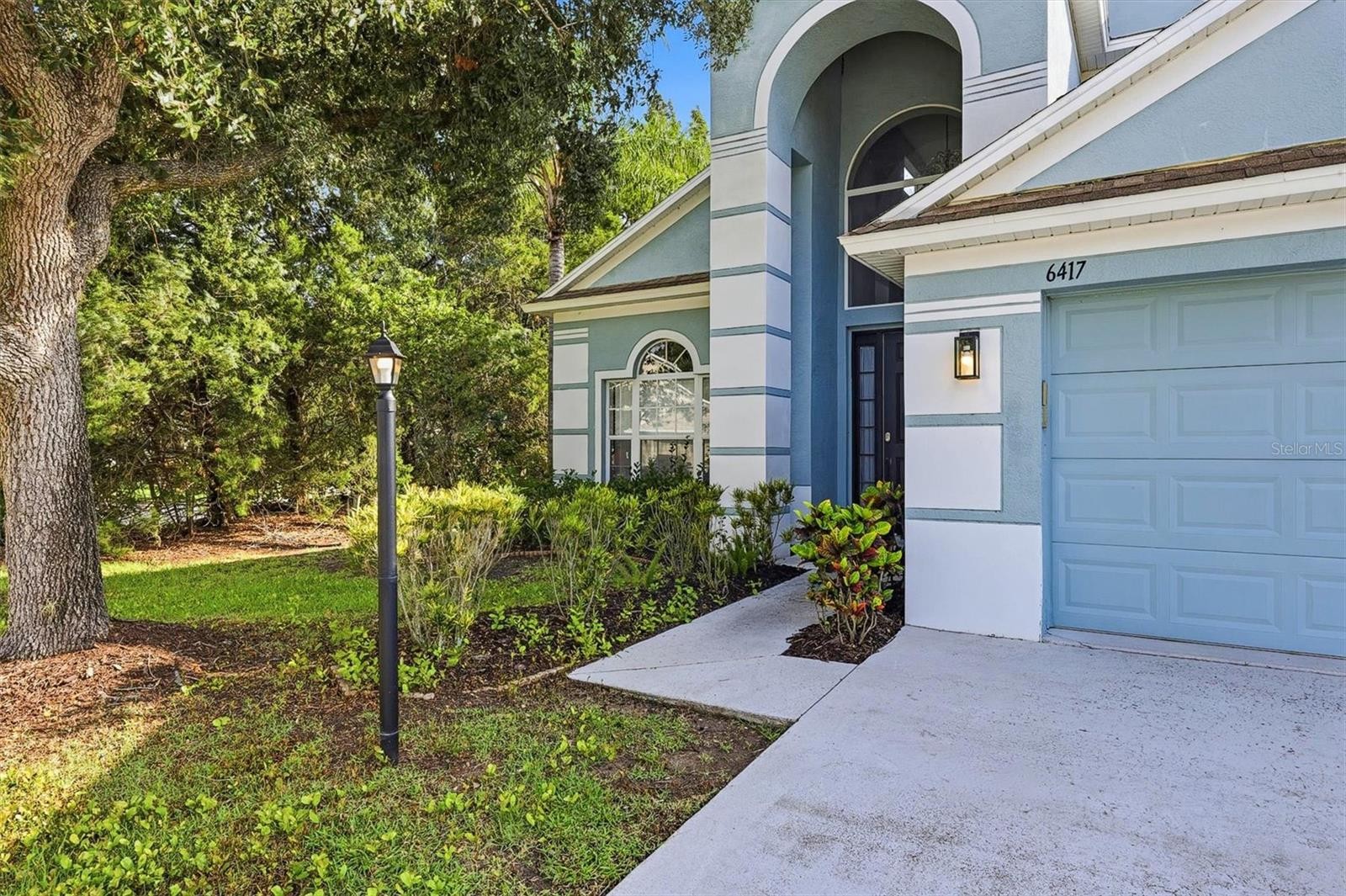 6417 BLUE GROSBEAK CIR