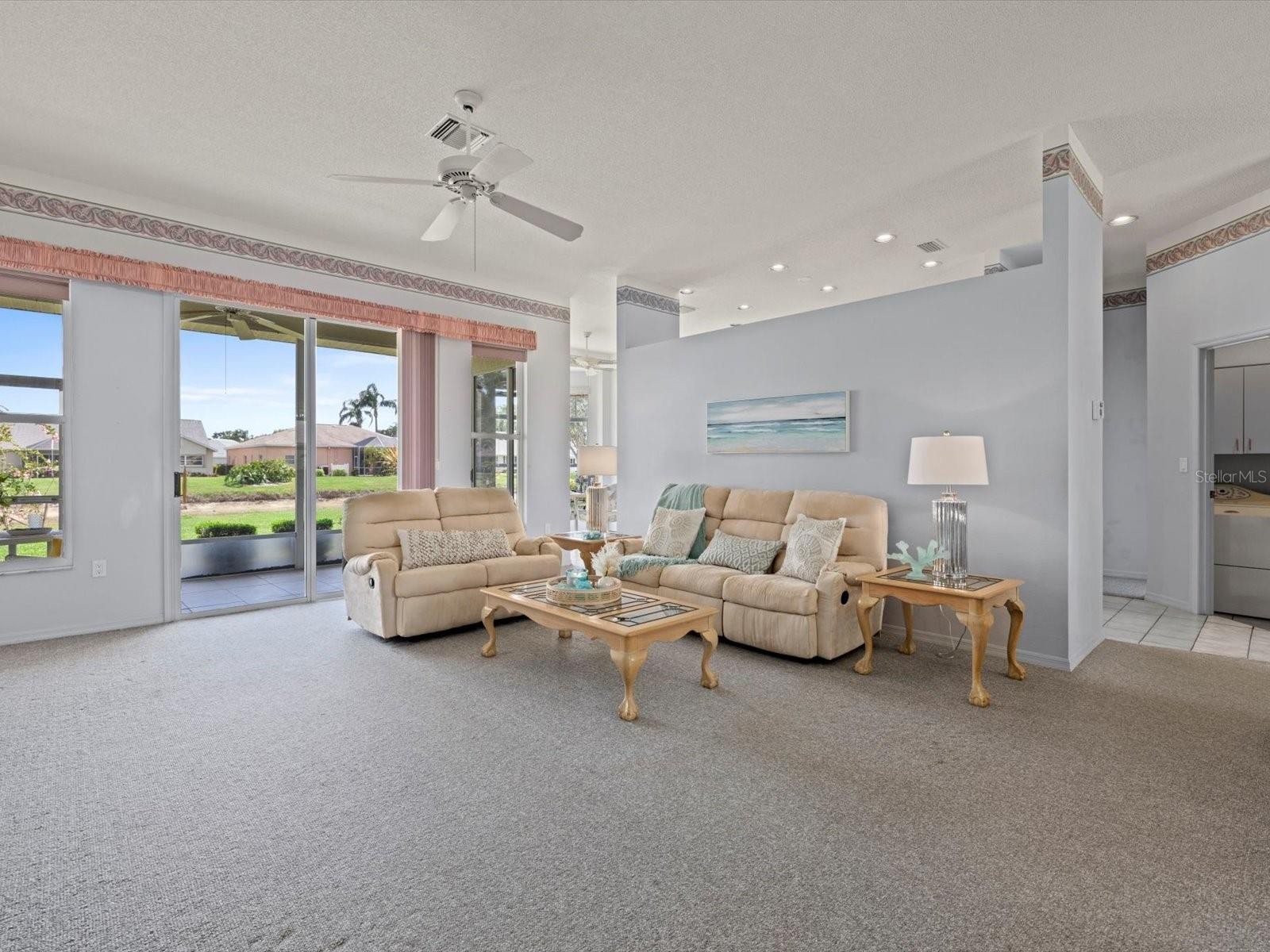 572 CATALINA ISLES CIR