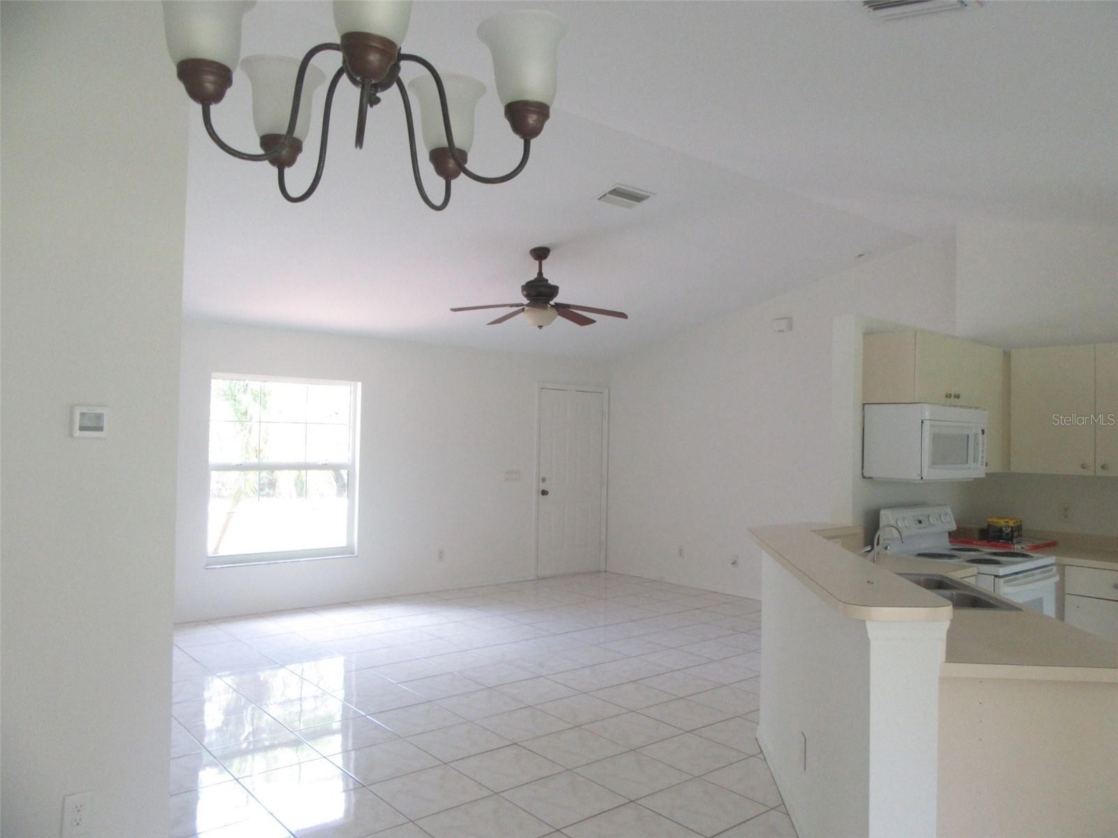 2716 VOGLER LN