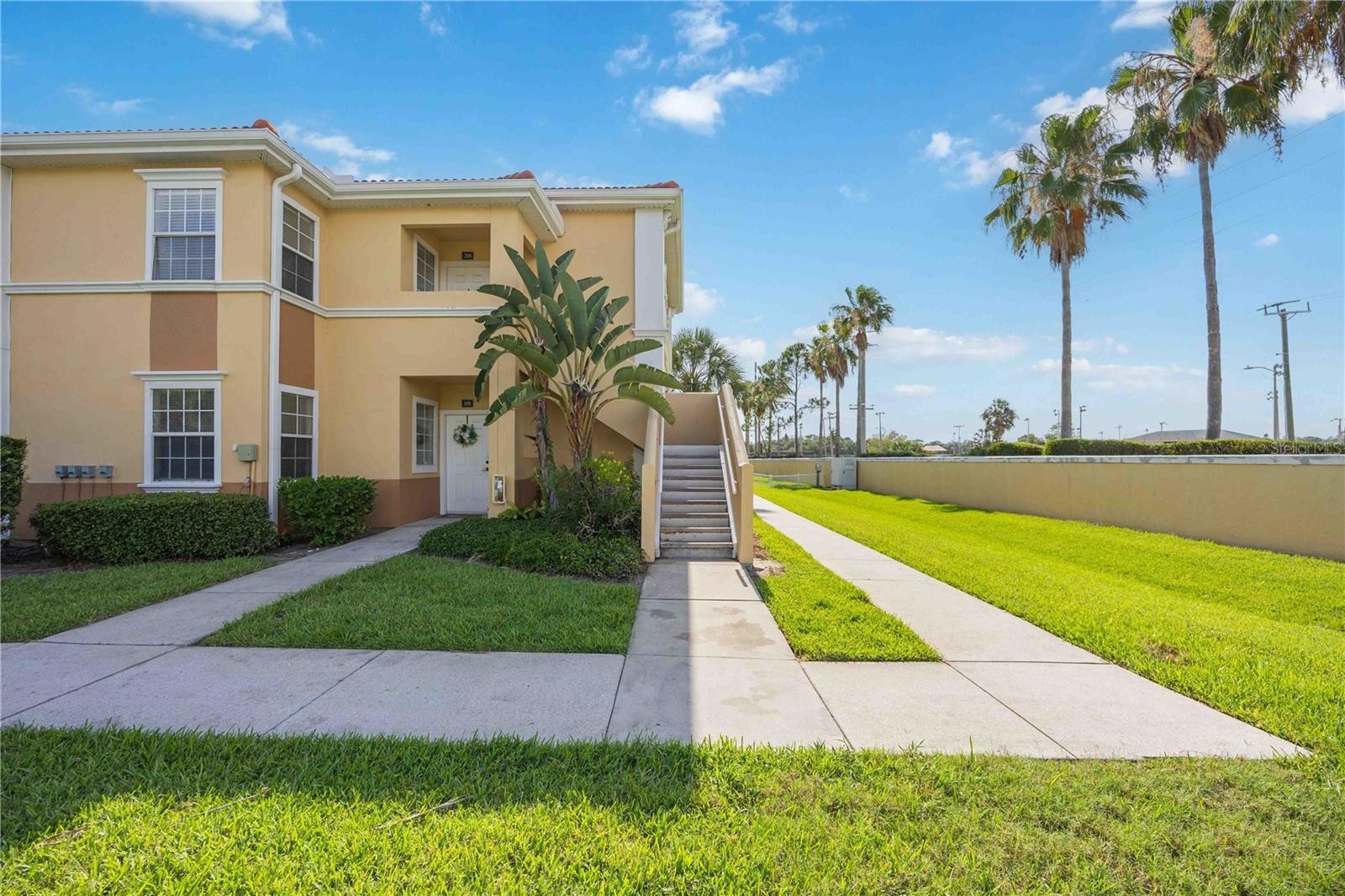 1195 VILLAGIO CIR #208