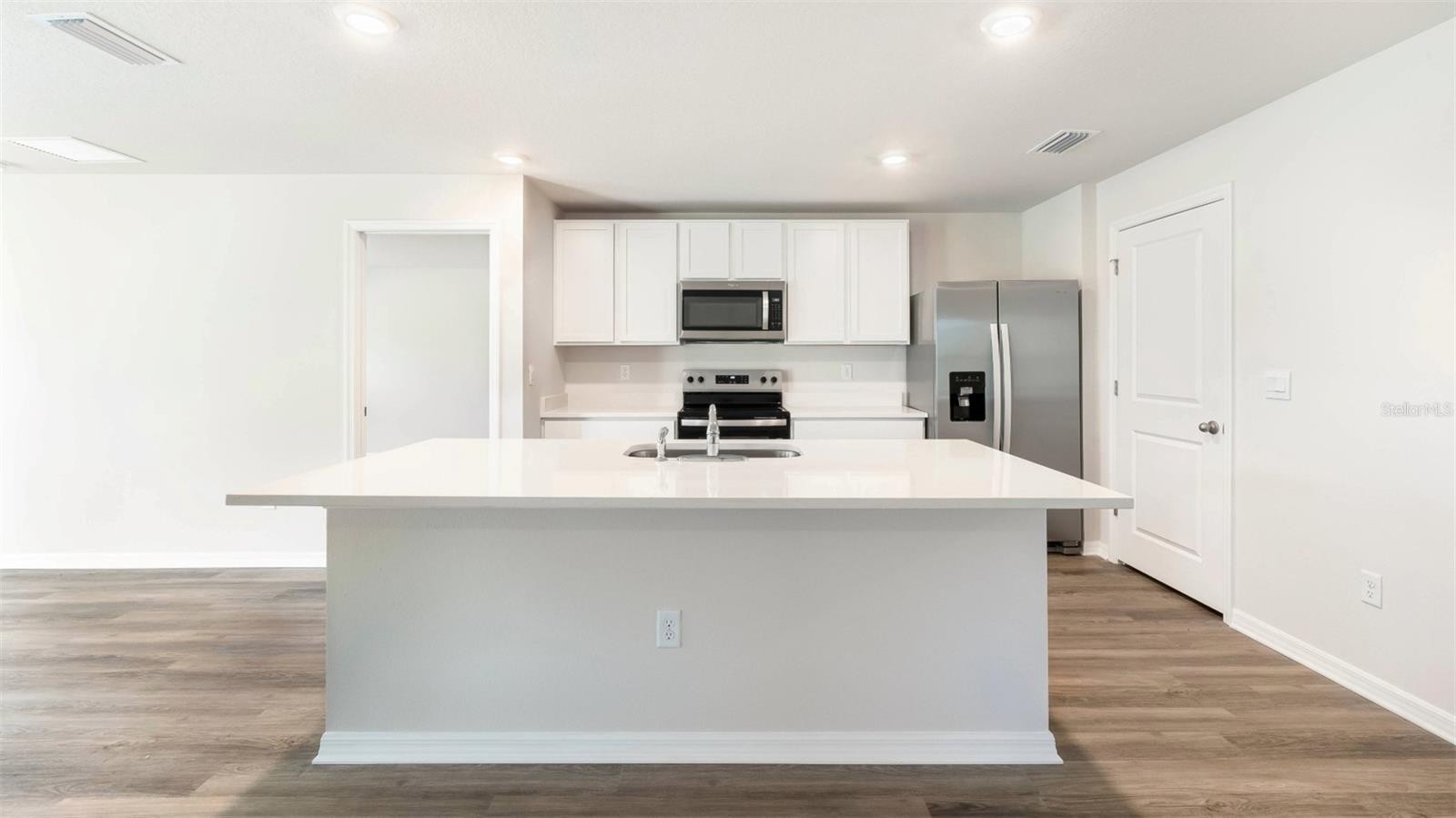 5415 SILVER MOONLIGHT DR