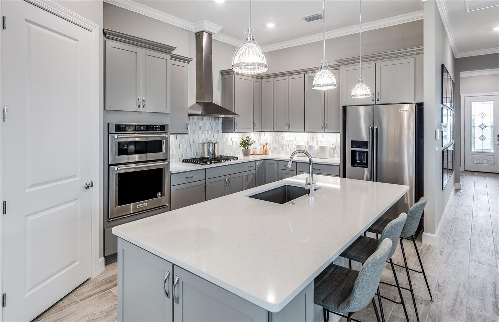 14728 GOLDEN GRASS TER