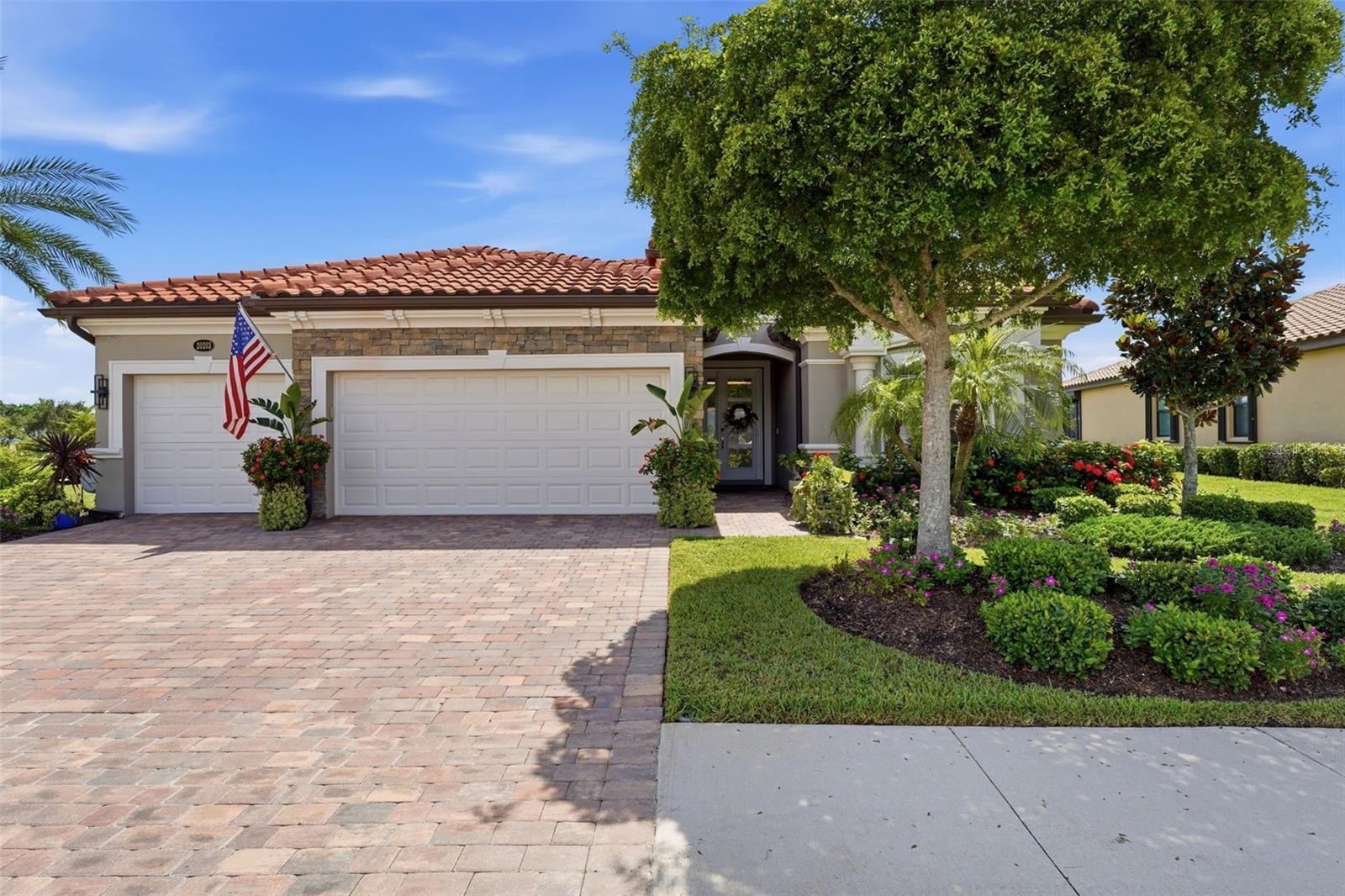 20203 GRANLAGO DR