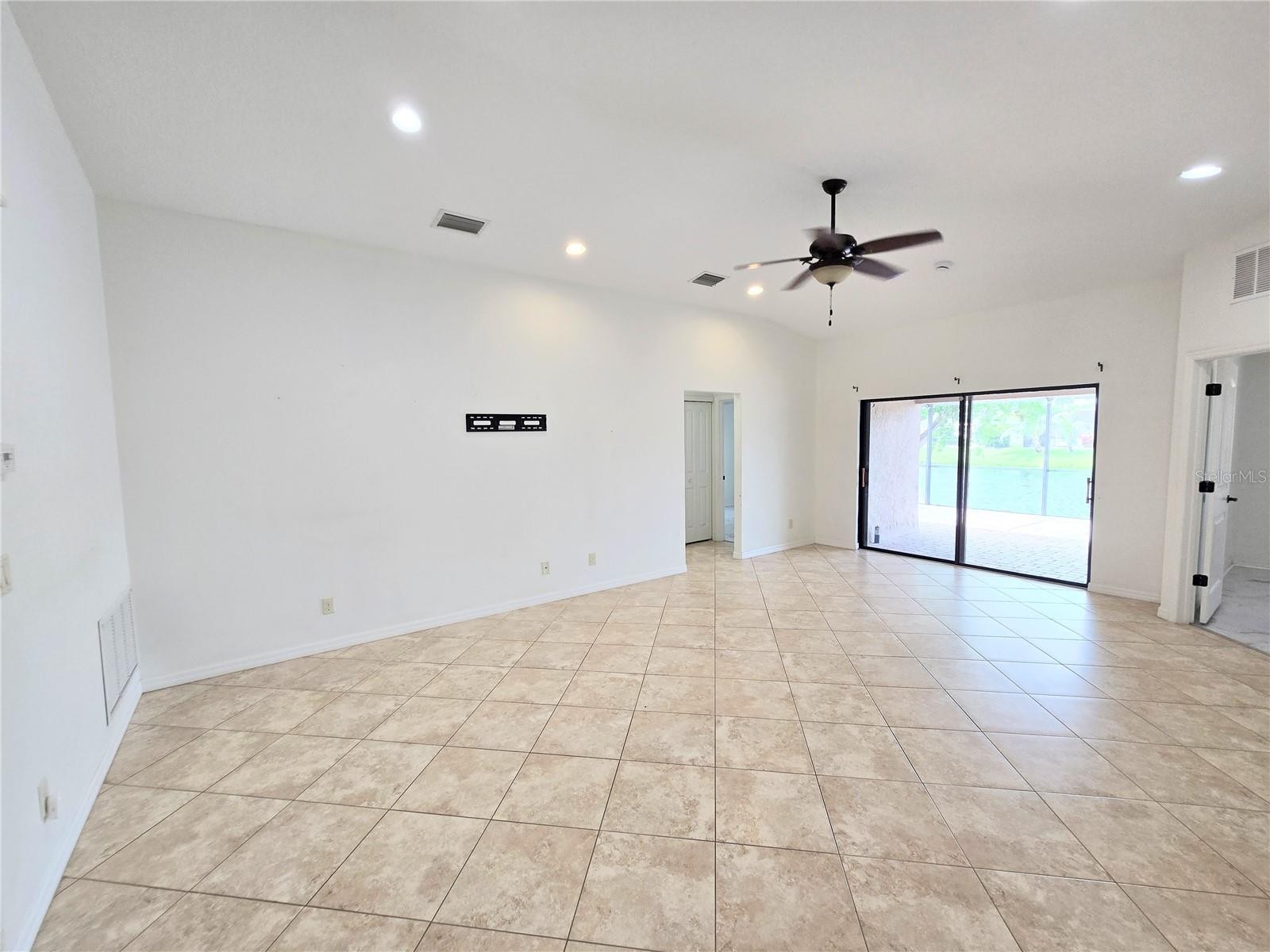 302 SAN LORENZO CT