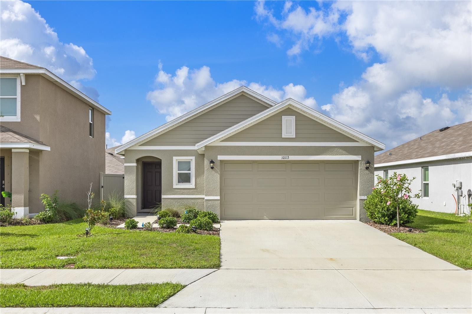 10113 CHARLOTTE DR