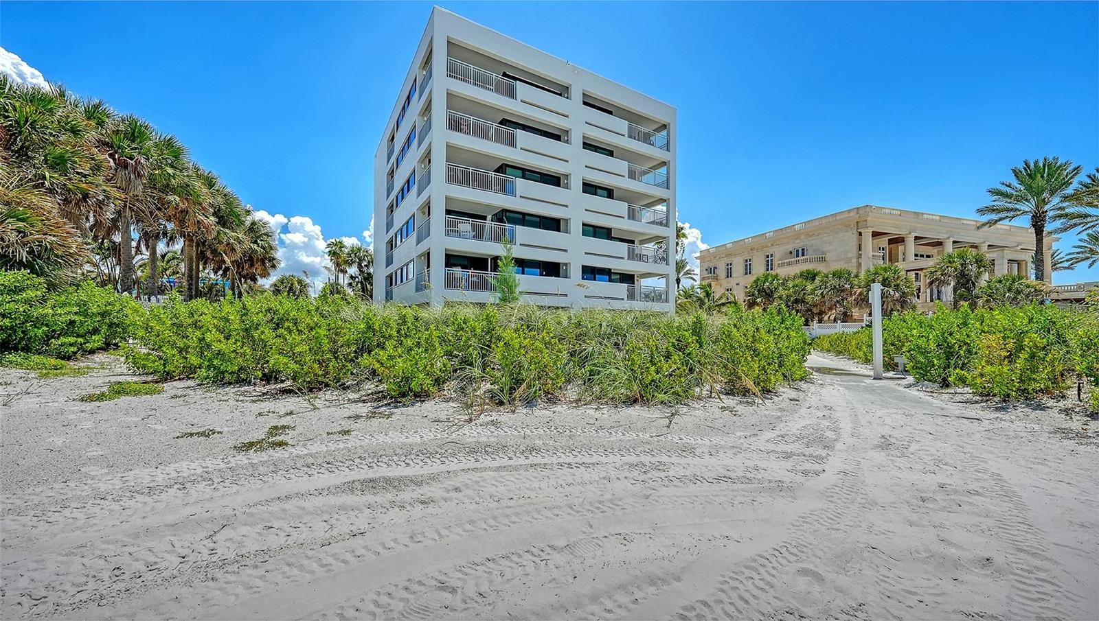 1001 POINT OF ROCKS RD #310