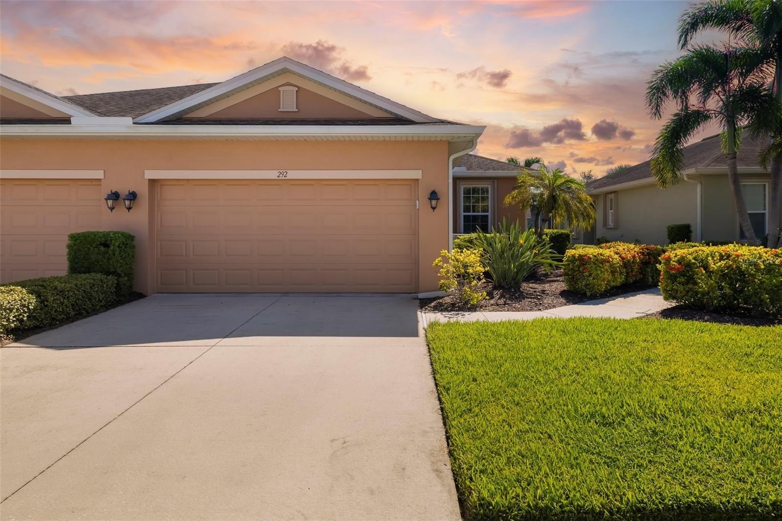 292 CAPULET DR