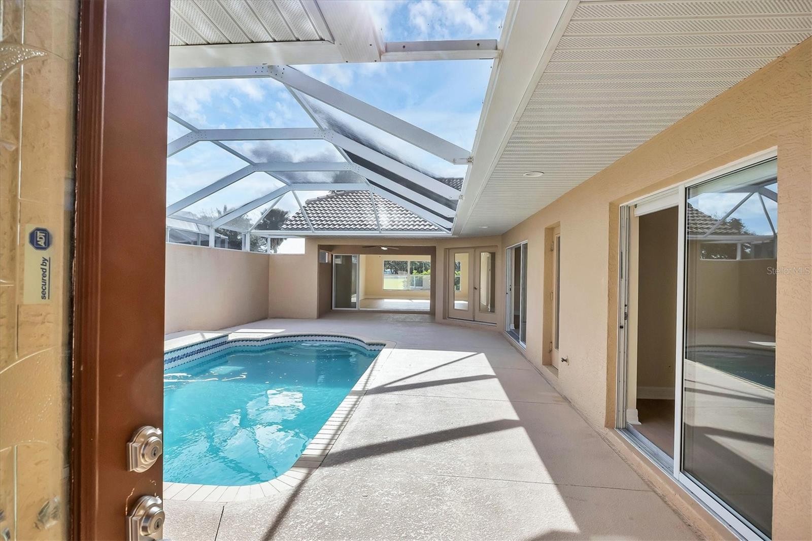 177 VALENCIA LAKES DR