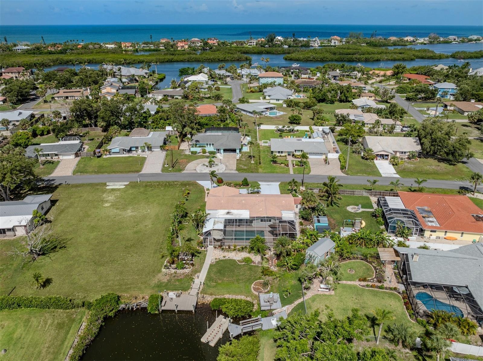 458 N SHORE DR