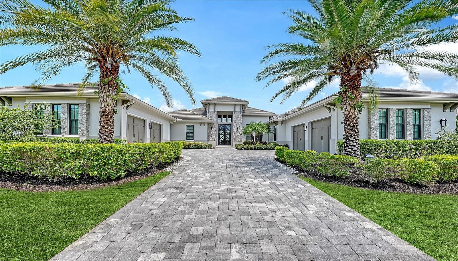 8339 LUCERNE LOOP