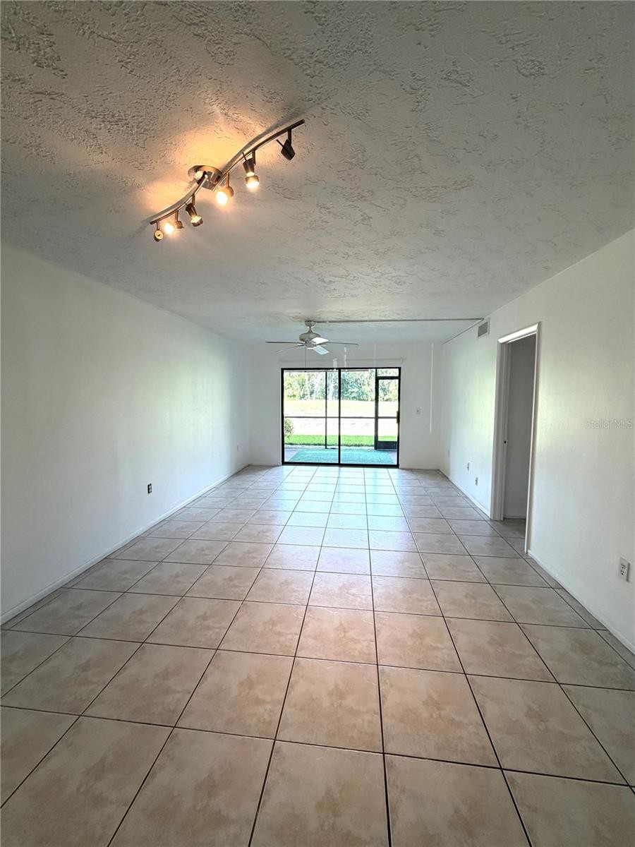 7750 EAGLE CREEK DR #7750