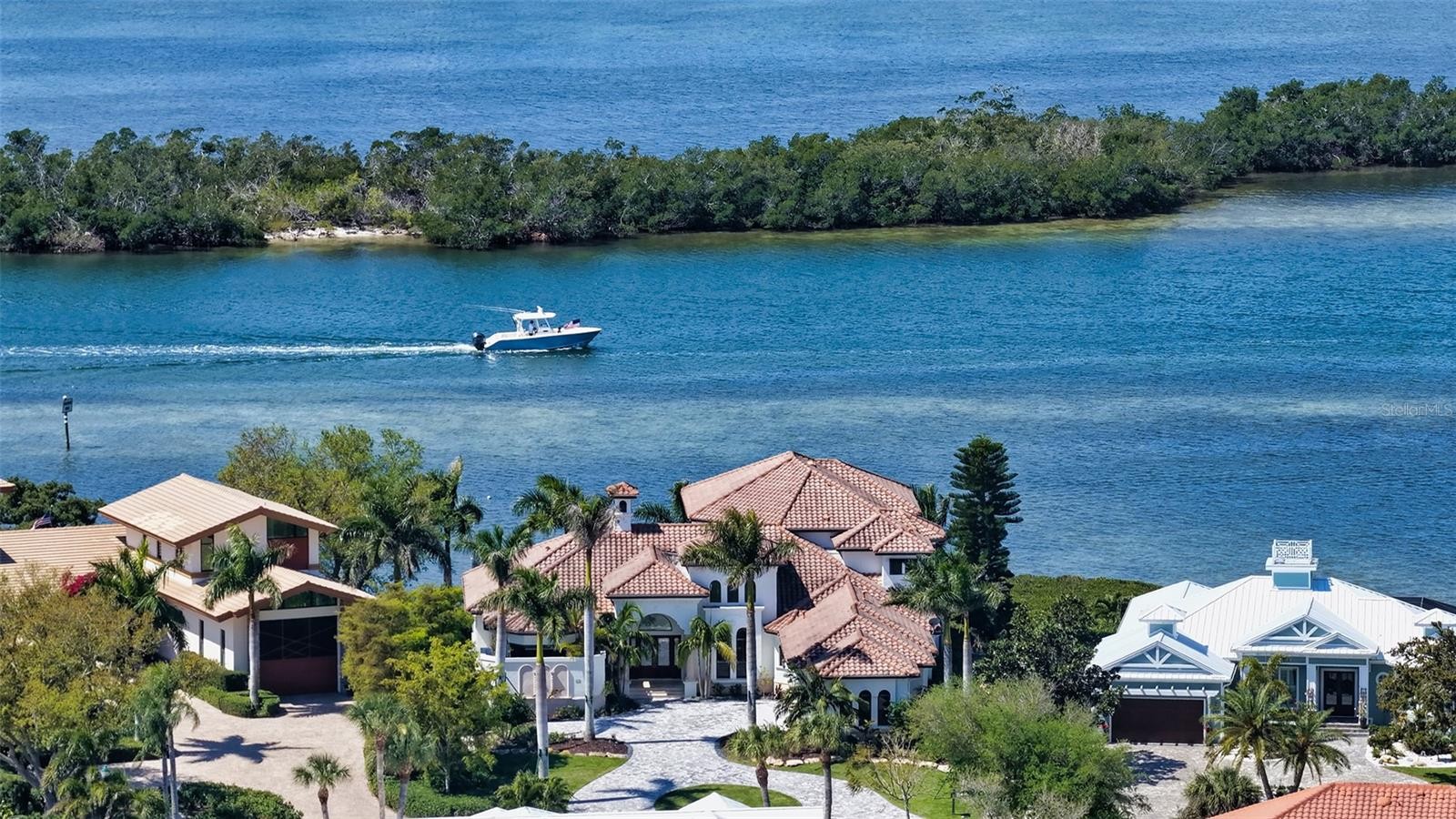 275 LOOKOUT POINT DR