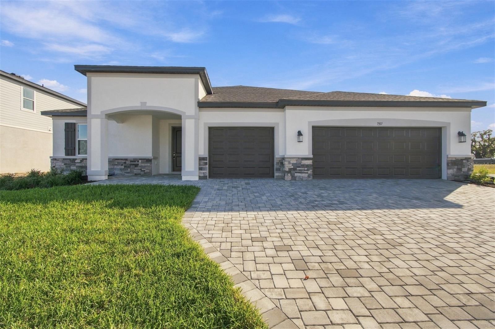 7337 RIDGE ESCAPE WAY