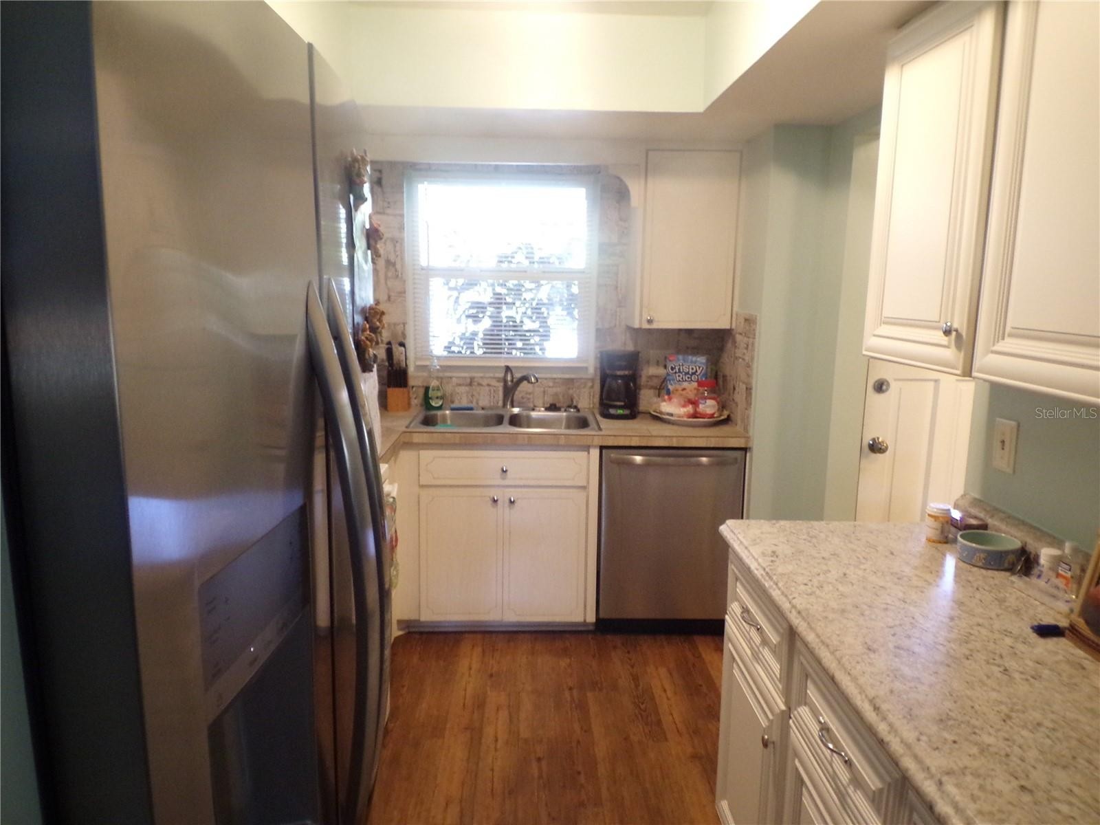670 PARK CIR