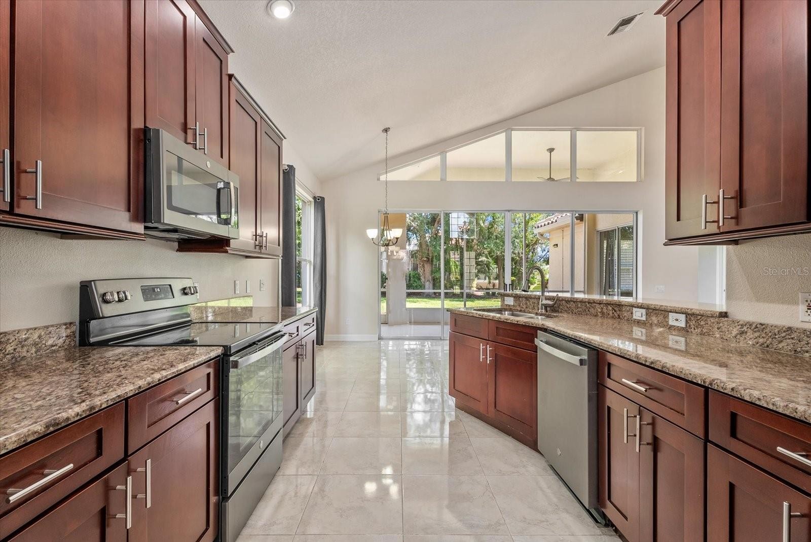 324 LANGHOLM DR
