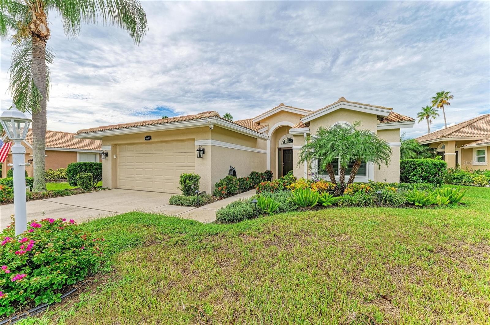 6635 OAKBROOKE CIR