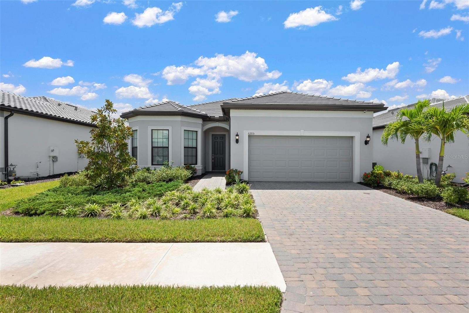 6205 GRANDE TALON LN