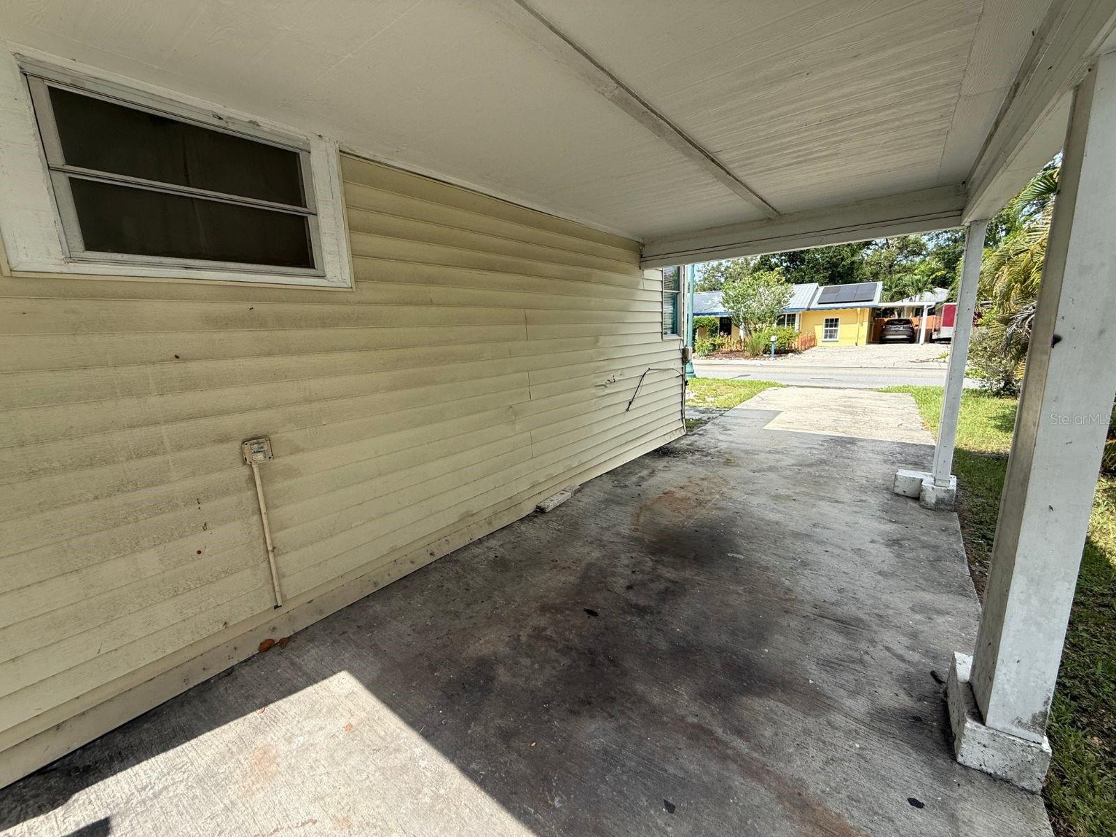 614 N OSPREY AVE