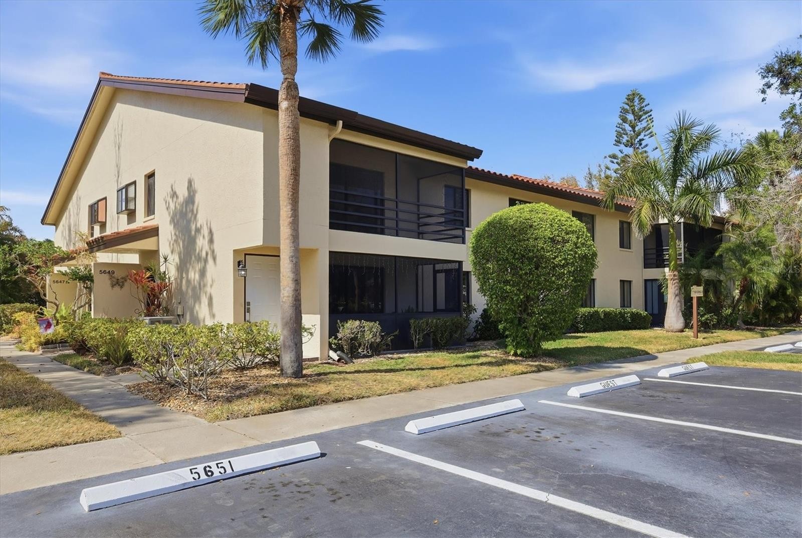 5651 GARDENS DR #5651