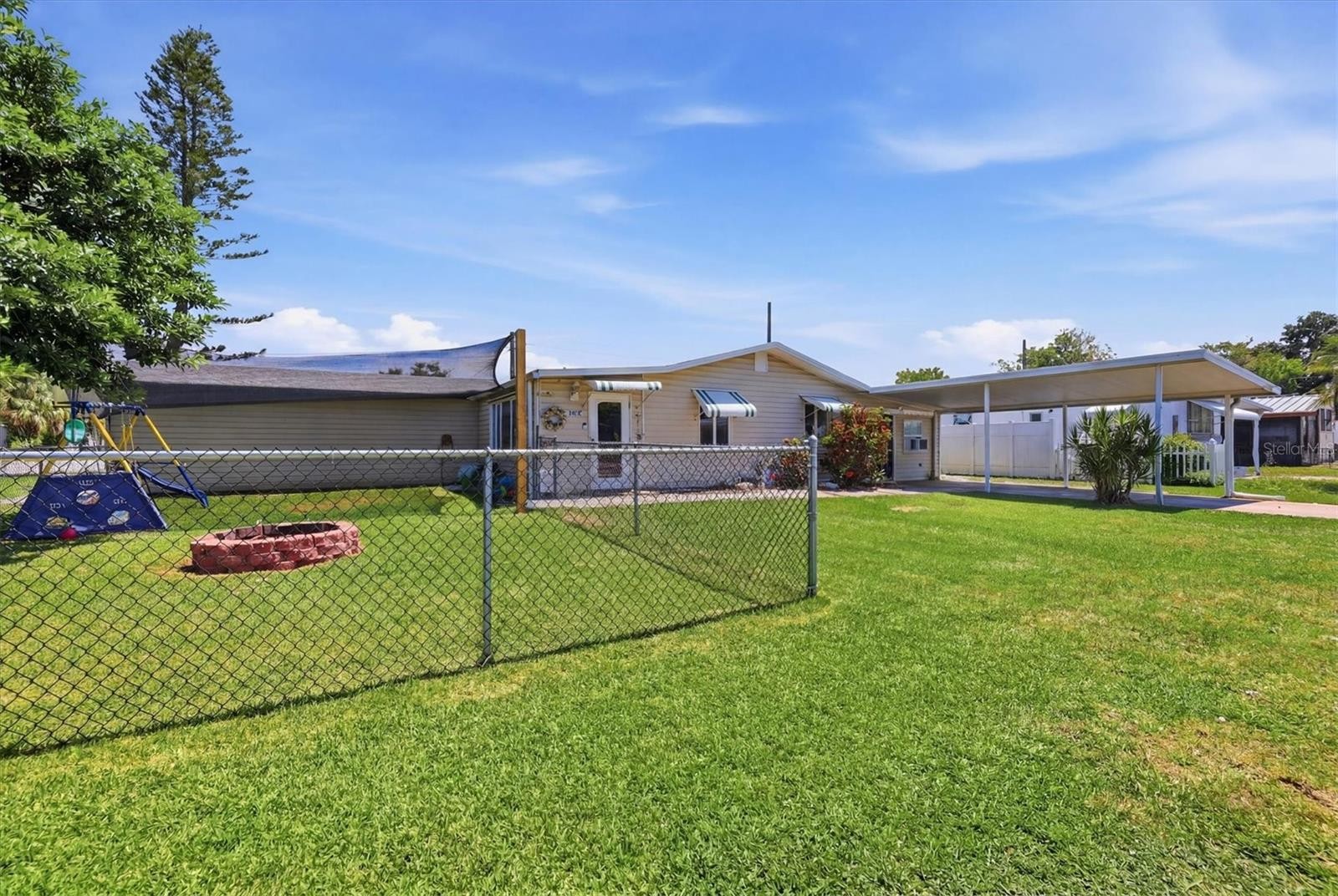 1111 51ST AVE W