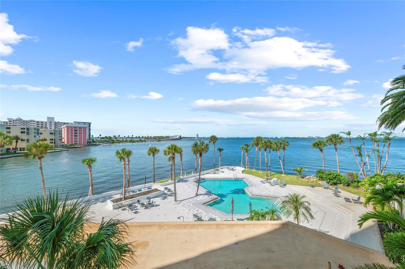 888 BLVD OF THE ARTS #303