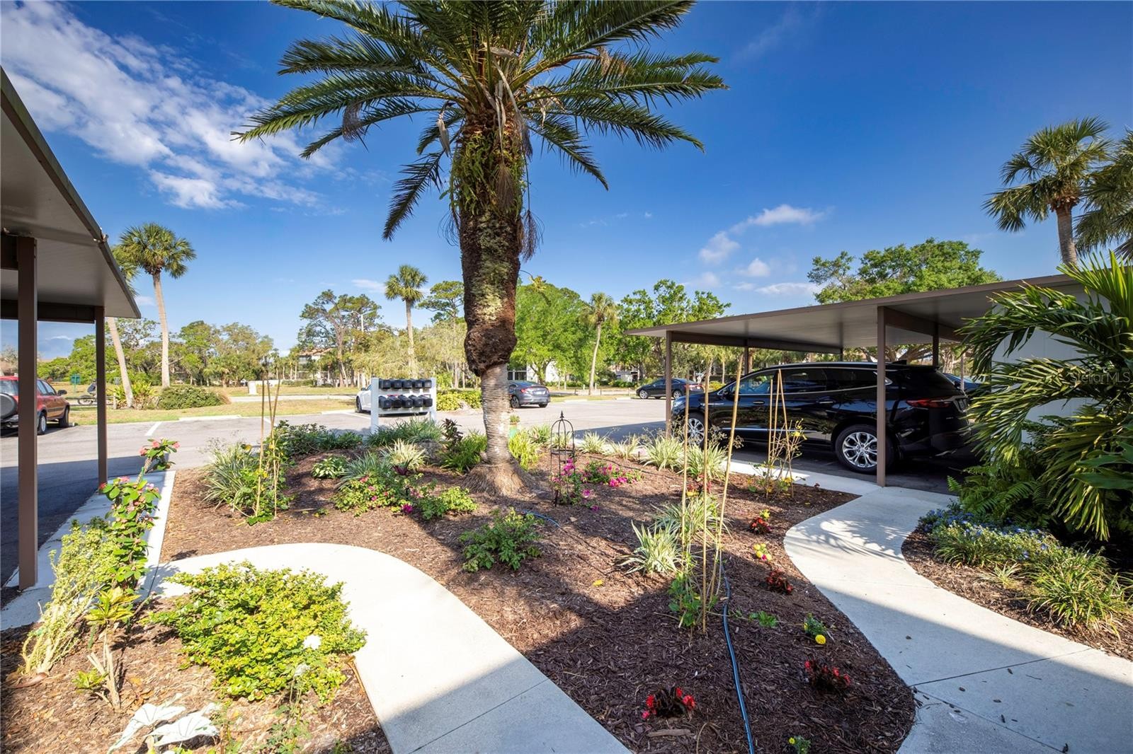 696 BIRD BAY DR W #138