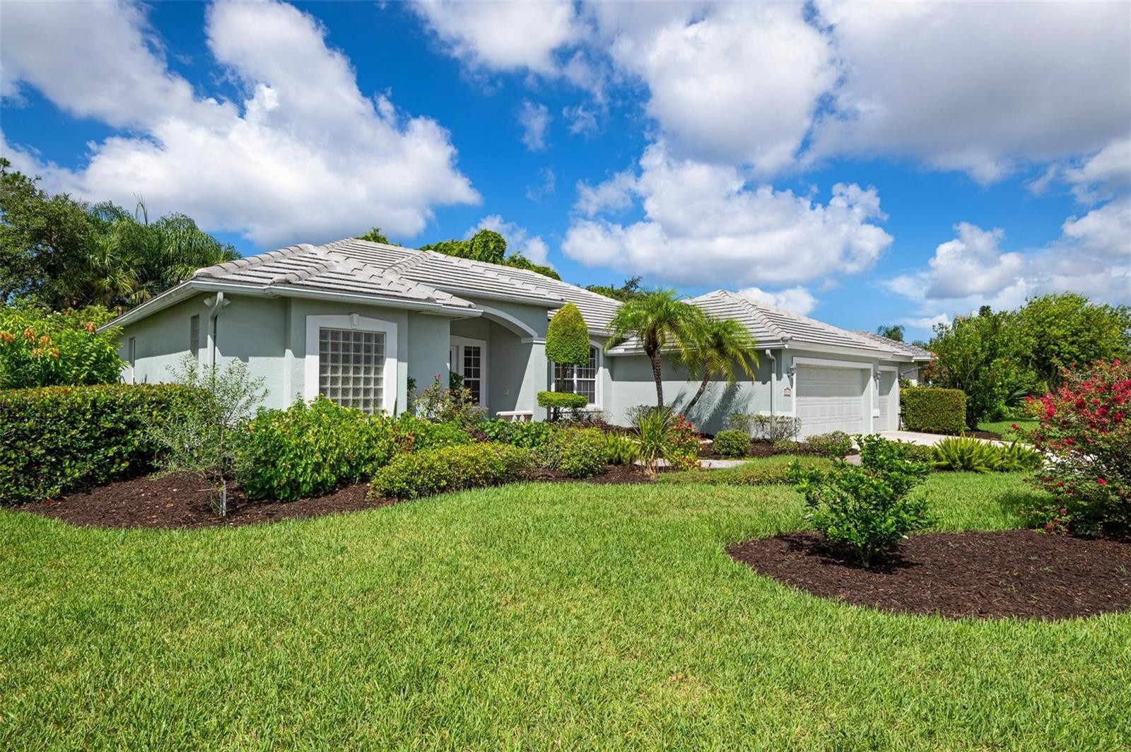 5249 FAR OAK CIR
