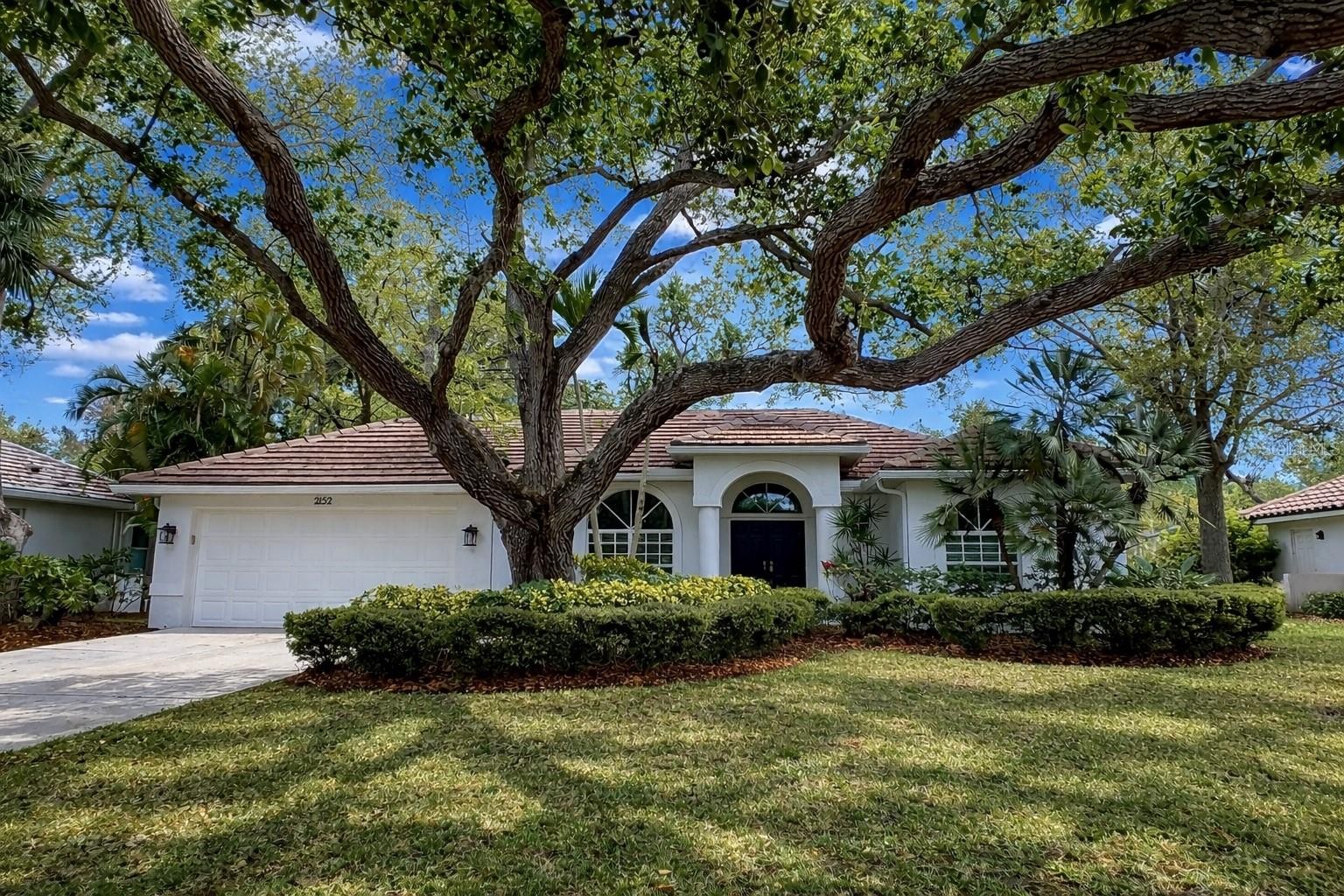 2152 CALUSA LAKES BLVD