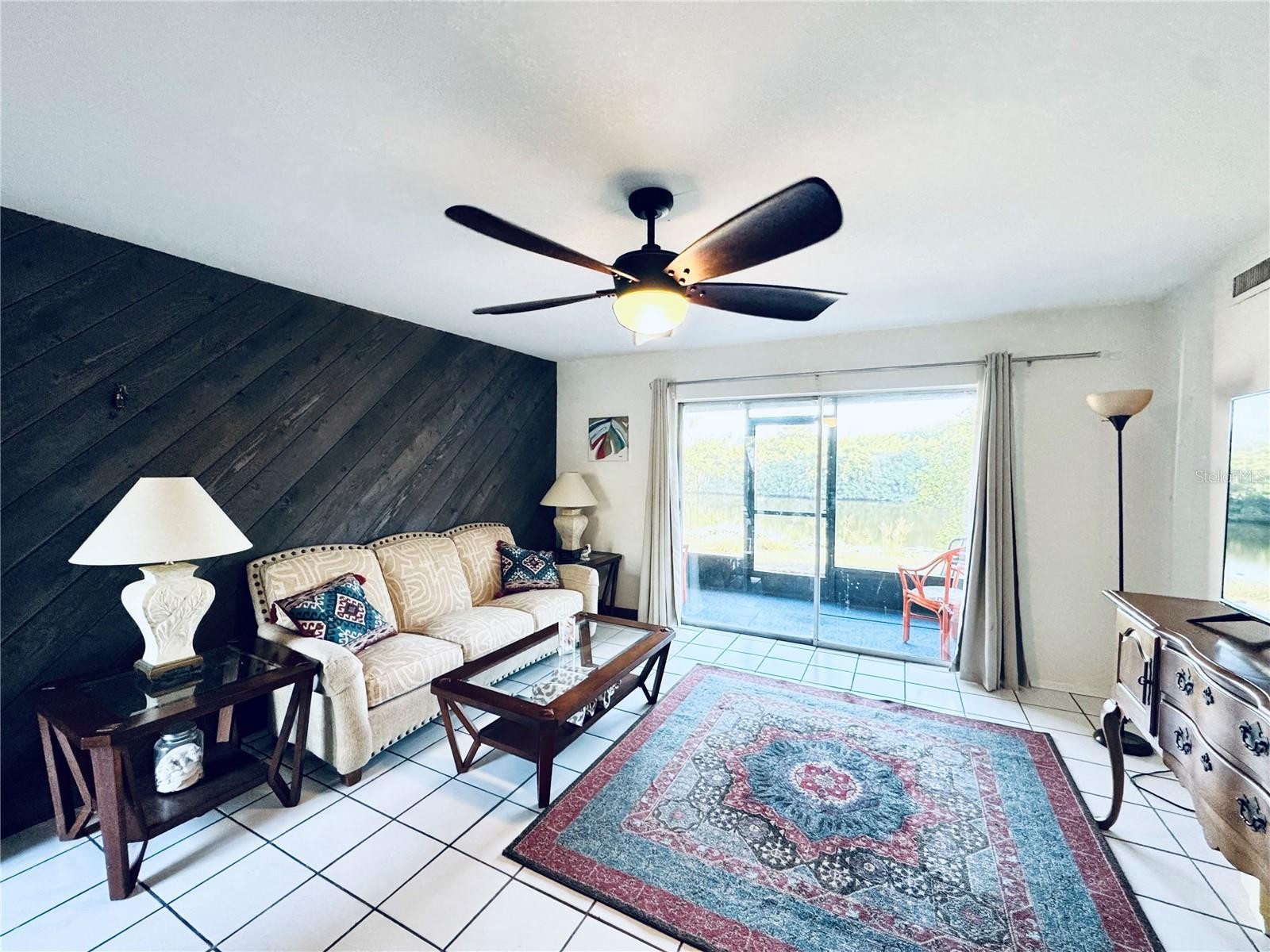 2604 HIDDEN LAKE DR N #2604B