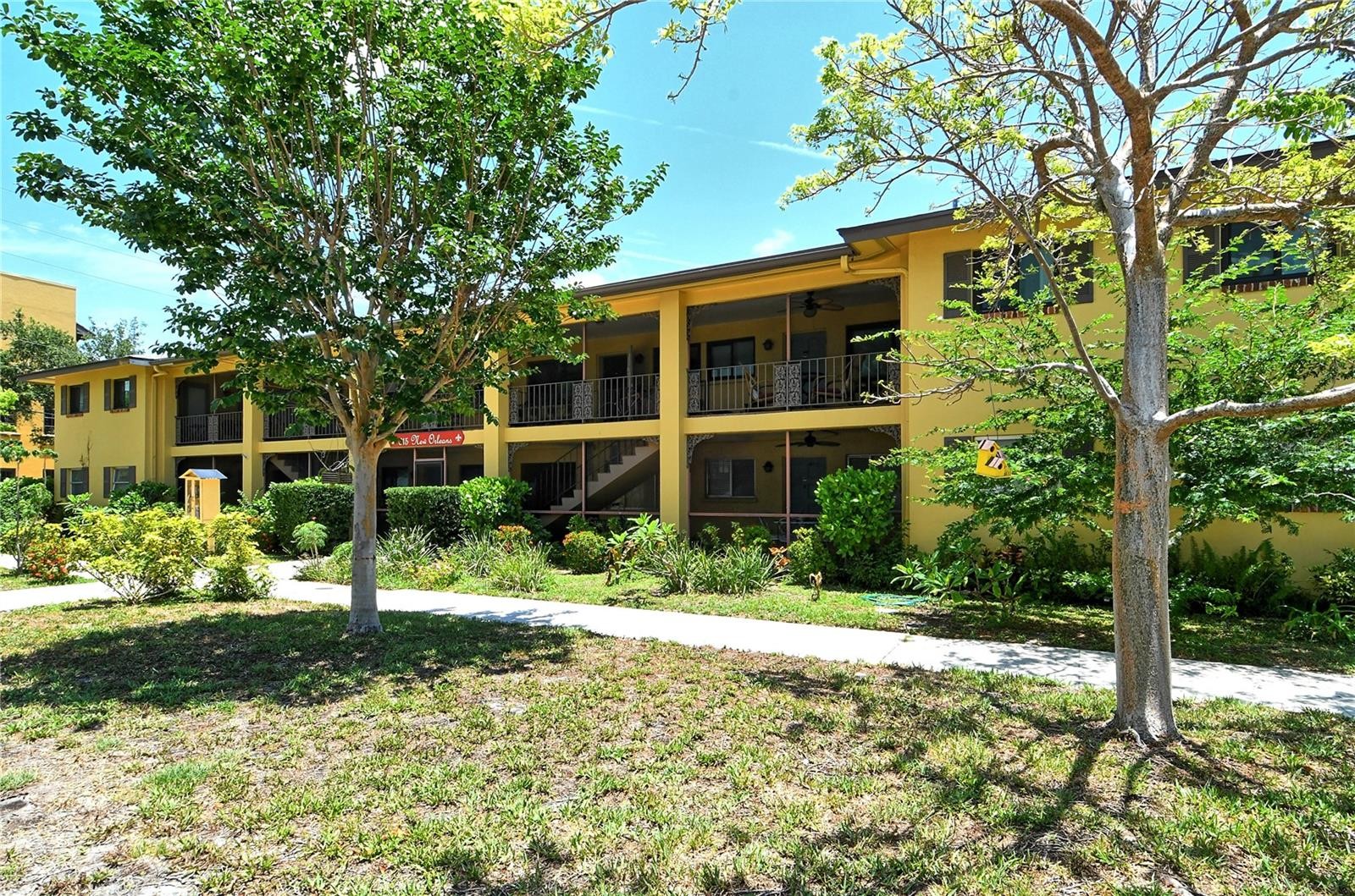 615 S PALM AVE #11