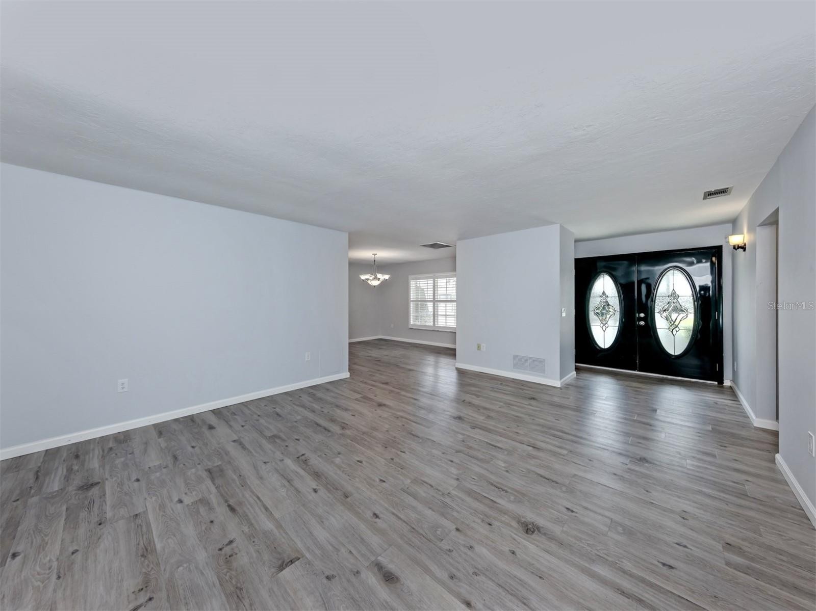 1720 SANDY CT