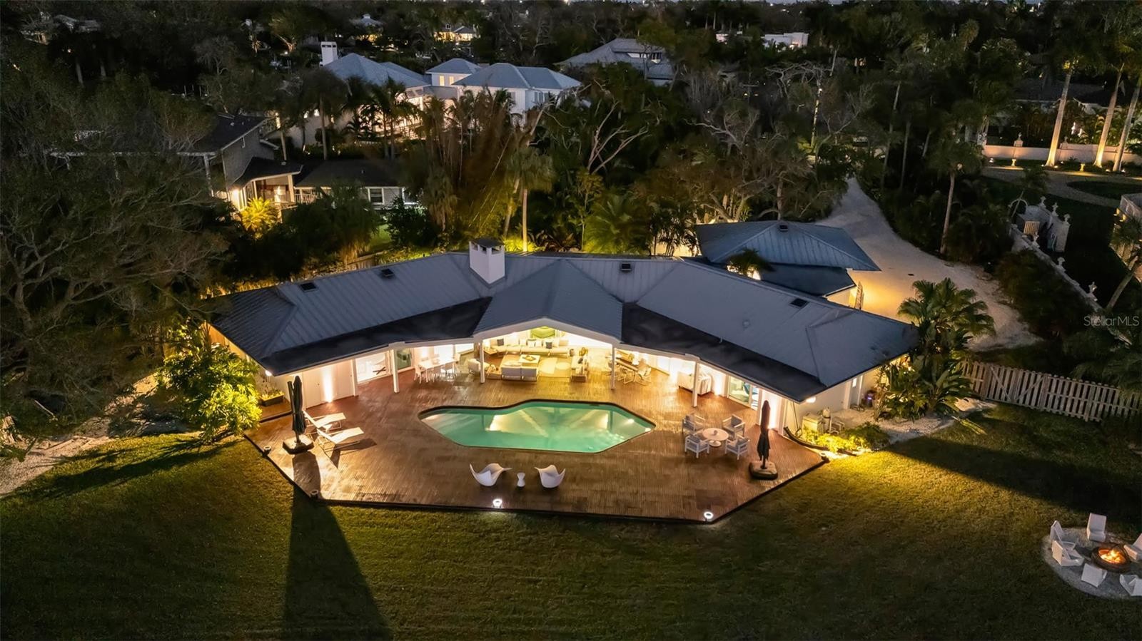 1306 S LAKE SHORE DR