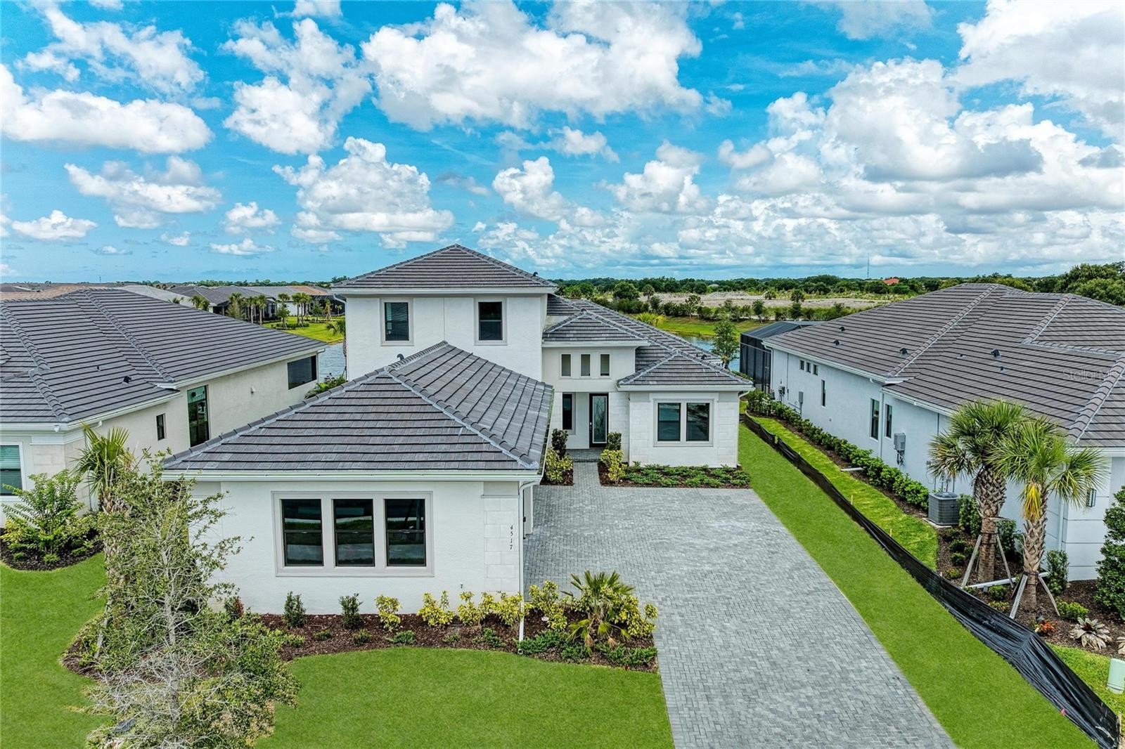 4517 MONDRIAN CT