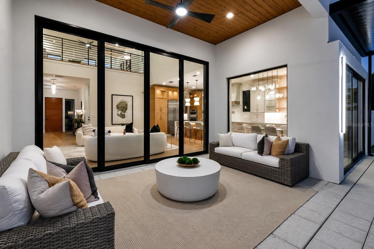 2121 CLEMATIS CT